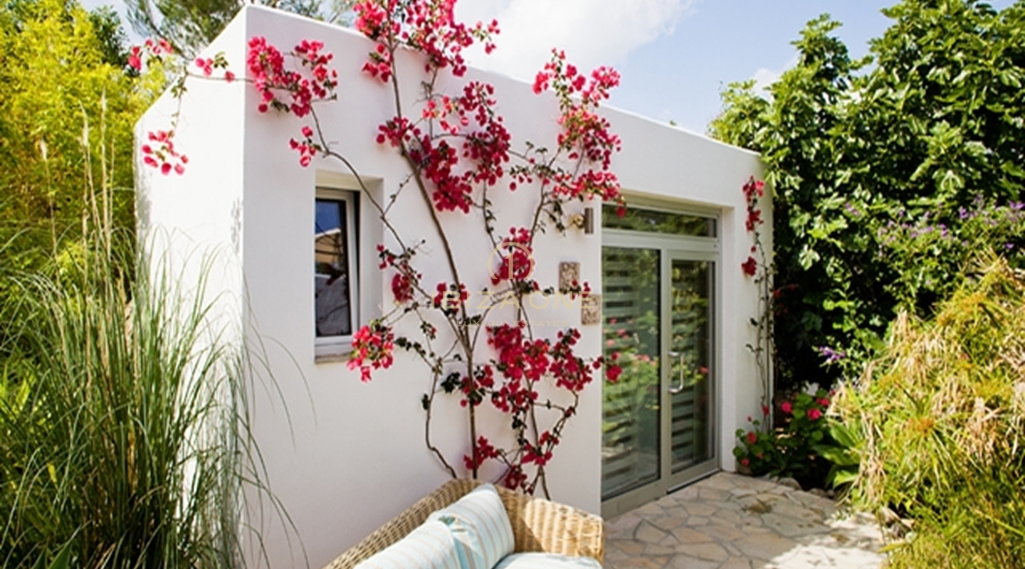 Propriété de luxe avec vue sur la mer, licence touristique et joli jardin à vendre, Ibiza - Propriété de luxe avec vue sur la mer, licence touristique et joli jardin à louer, Ibiza