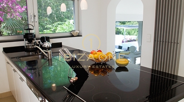 Luxe woning met zeezicht, toeristenvergunning en mooie tuin te koop, Ibiza - Luxe woning met zeezicht, toeristenvergunning en mooie tuin te huur, Ibiza