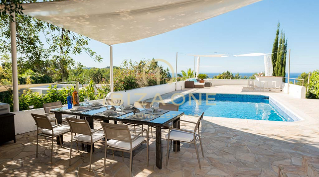 Propiedad de lujo con vistas al mar, licencia turística y bonito jardín en venta, Ibiza - Propiedad de lujo con vistas al mar, licencia turística y bonito jardín en alquiler, Ibiza