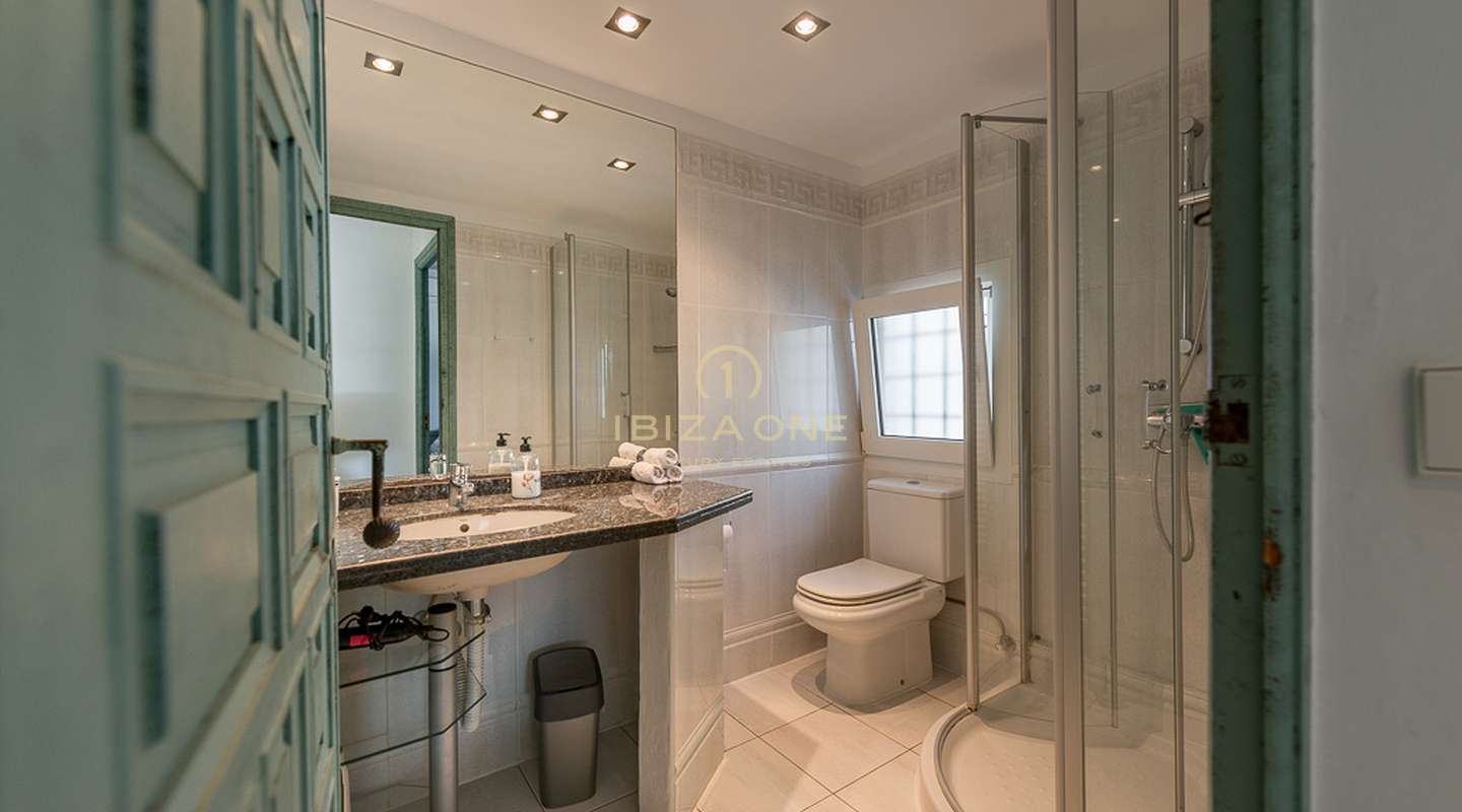 Luxe woning met zeezicht, toeristenvergunning en mooie tuin te koop, Ibiza - Luxe woning met zeezicht, toeristenvergunning en mooie tuin te huur, Ibiza