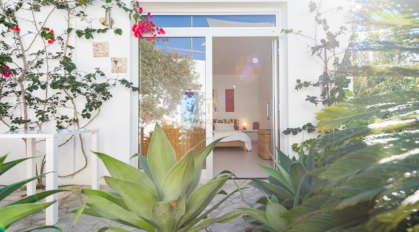 Proprietà di lusso con vista mare, licenza turistica e bel giardino in vendita, Ibiza - Proprietà di lusso con vista mare, licenza turistica e bel giardino in affitto, Ibiza