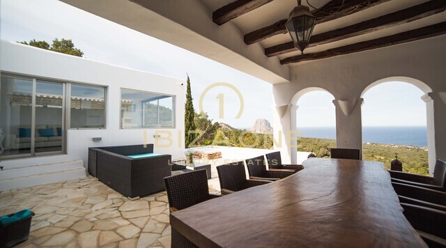 Villa de vacances de luxe avec vue sur Es Vedra, la mer et avec licence de location à vendre, Ibiza - Villa de vacances de luxe avec vue sur Es Vedra, la mer et avec licence de location à louer, Ibiza