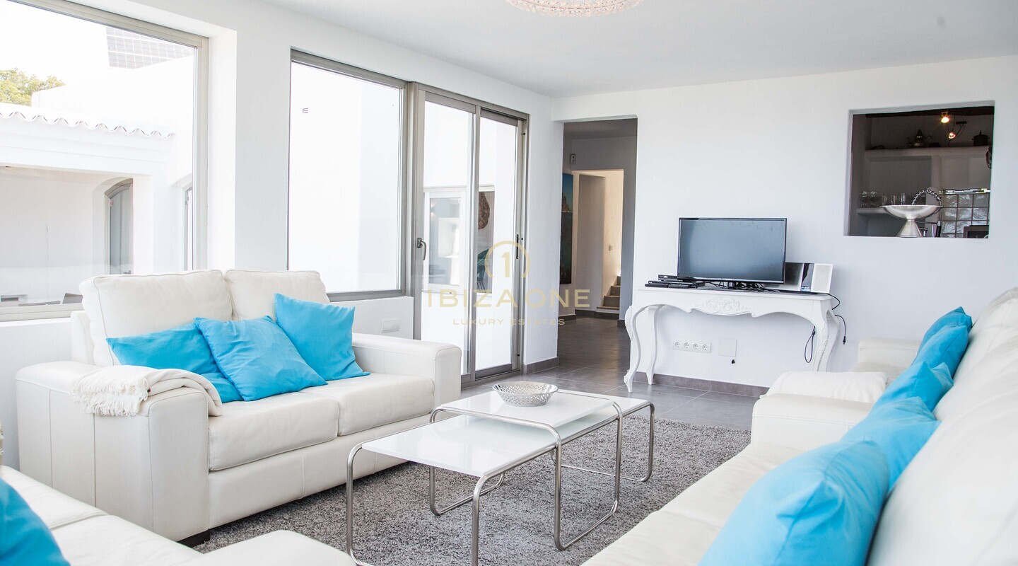فيلا فاخرة لقضاء العطلات مع إطلالات على إس فيدرا والبحر مع رخصة إيجار للبيع في إيبيزا - فيلا فاخرة لقضاء العطلات مع إطلالات على إس فيدرا والبحر مع رخصة إيجار للإيجار في إيبيزا