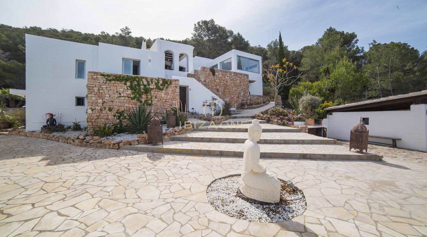 Villa de vacances de luxe avec vue sur Es Vedra, la mer et avec licence de location à vendre, Ibiza - Villa de vacances de luxe avec vue sur Es Vedra, la mer et avec licence de location à louer, Ibiza