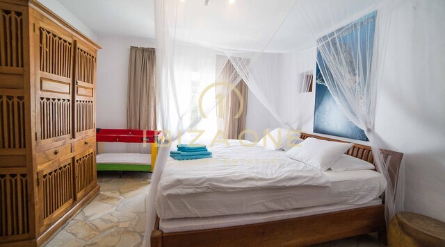 Villa de vacances de luxe avec vue sur Es Vedra, la mer et avec licence de location à vendre, Ibiza - Villa de vacances de luxe avec vue sur Es Vedra, la mer et avec licence de location à louer, Ibiza