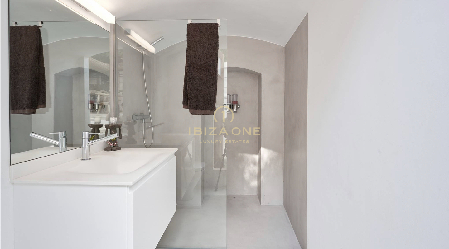 Luxe gerenoveerde finca op Ibiza, vlakbij Ibiza-stad en golfbaan te koop, Ibiza - Luxe gerenoveerde finca op Ibiza, vlakbij Ibiza-stad en golfbaan te huur, Ibiza