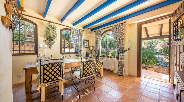 Splendida villa di lusso in stile rustico con dependance e vista mare in vendita, Ibiza - Splendida villa di lusso in stile rustico con dependance e vista mare in affitto, Ibiza