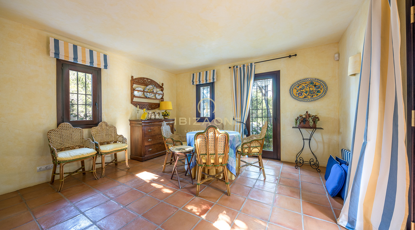 Splendida villa di lusso in stile rustico con dependance e vista mare in vendita, Ibiza - Splendida villa di lusso in stile rustico con dependance e vista mare in affitto, Ibiza