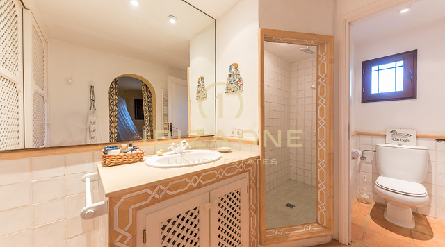 Belle villa de luxe de style campagnard avec maison d'hôtes et vue sur la mer à vendre, Ibiza - Belle villa de luxe de style campagnard avec maison d'hôtes et vue sur la mer à louer, Ibiza