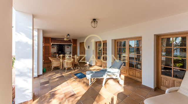 Mediterrane Luxus Villa mit 11 Schlafzimmern in der Nähe von Ibiza Stadt zum Verkauf