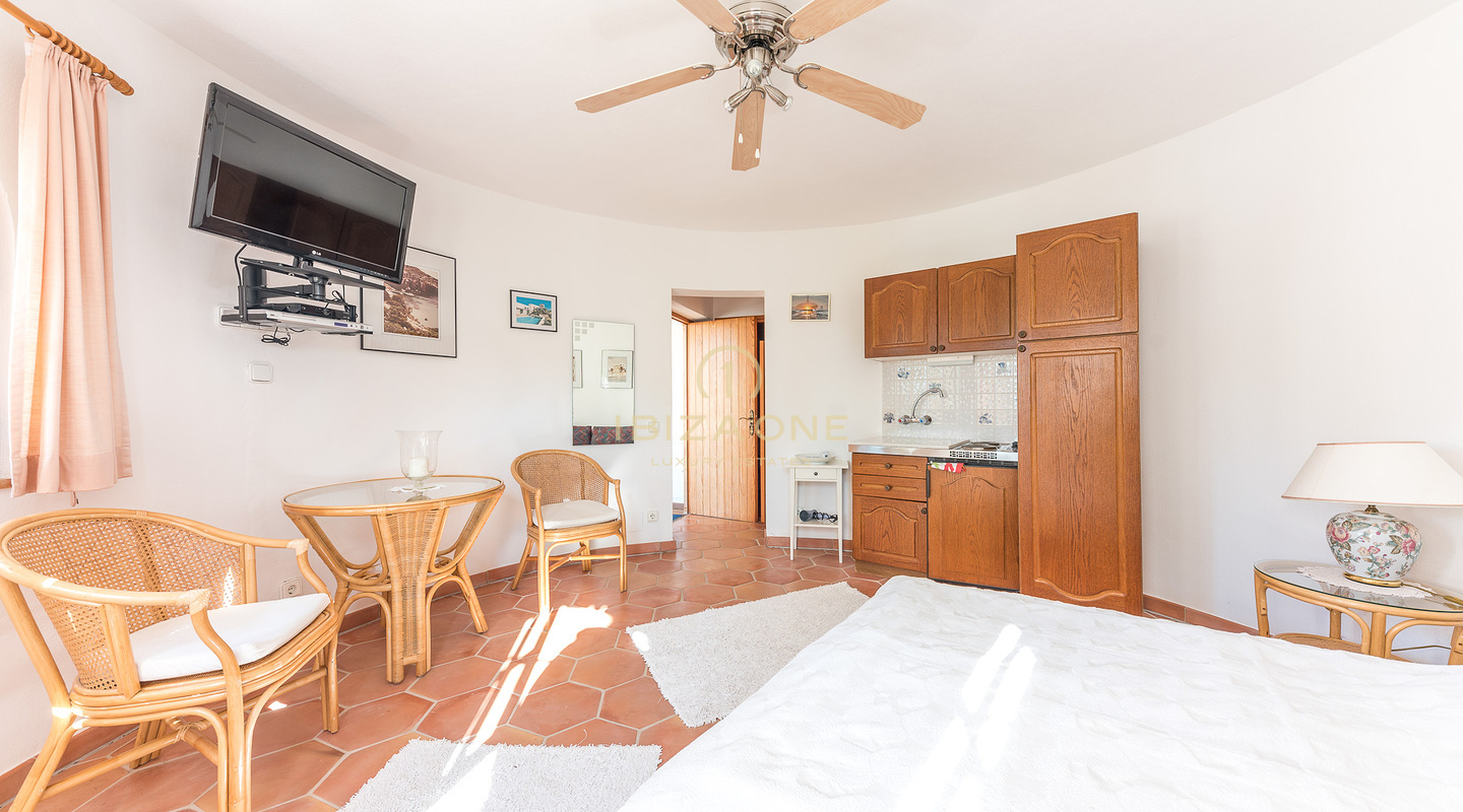 Mediterrane Luxus Villa mit 11 Schlafzimmern in der Nähe von Ibiza Stadt zum Verkauf