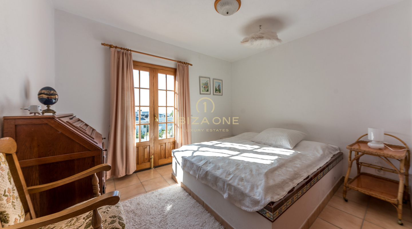 Mediterrane Luxus Villa mit 11 Schlafzimmern in der Nähe von Ibiza Stadt zum Verkauf