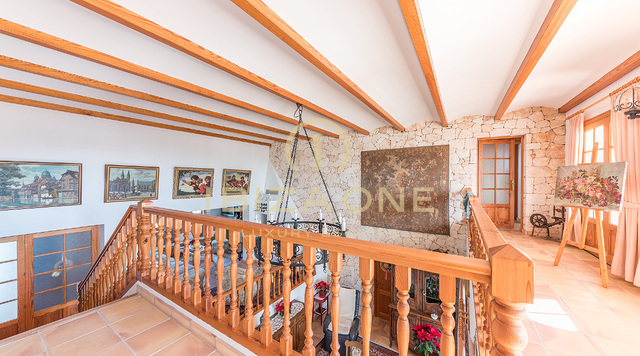 Mediterrane Luxus Villa mit 11 Schlafzimmern in der Nähe von Ibiza Stadt zum Verkauf