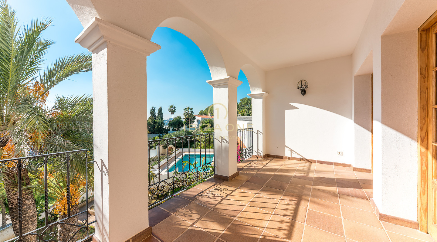 Mediterrane Luxus Villa mit 11 Schlafzimmern in der Nähe von Ibiza Stadt zum Verkauf