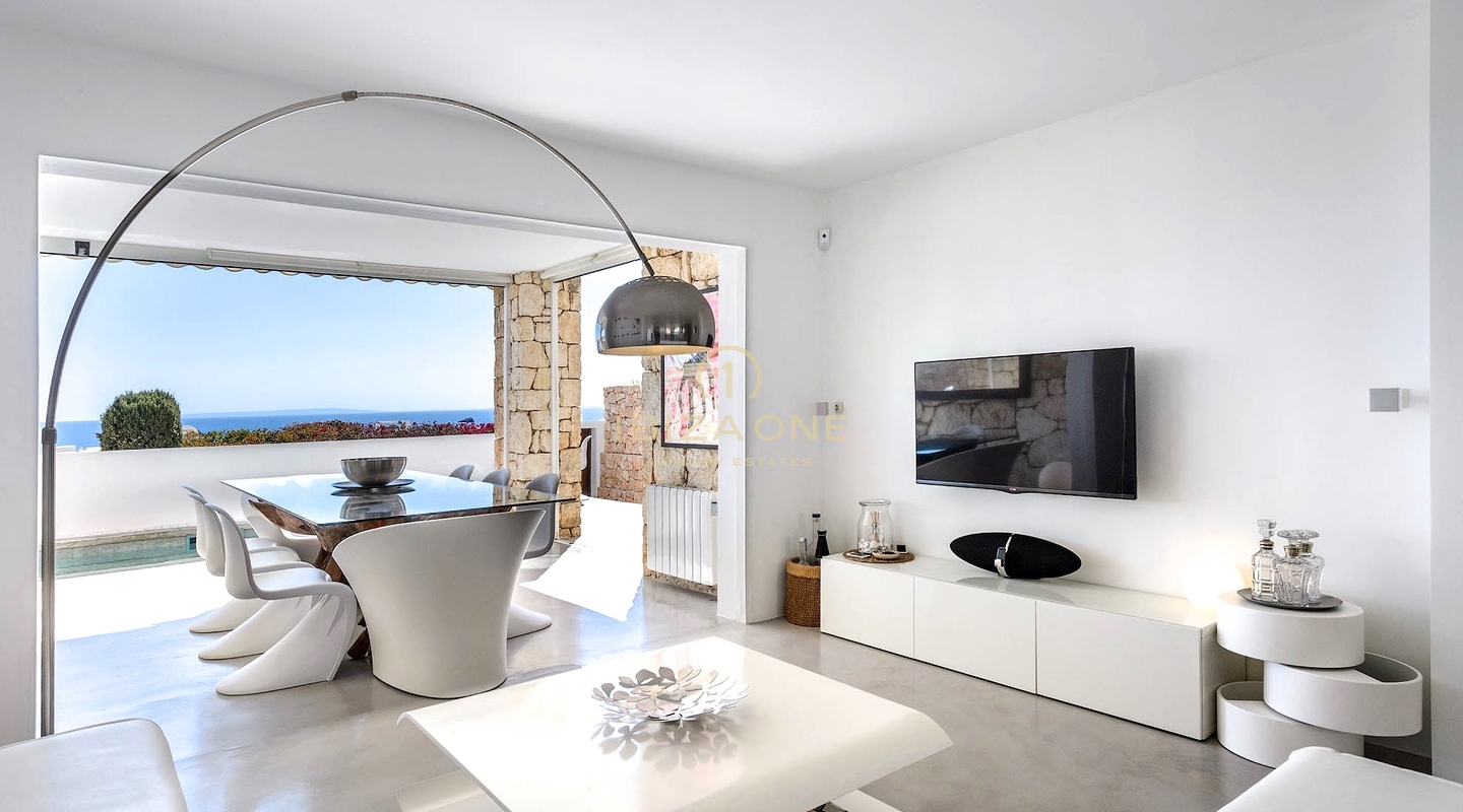 Modernes Stadthaus mit privatem Pool und frontalem Meerblick zu verkaufen, Ibiza