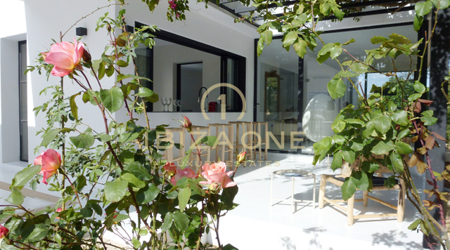 Luxe villa te koop en het luxe huis is ook te huur, Ibiza