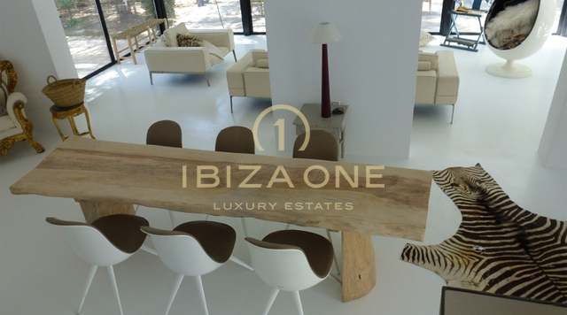 Villa de luxe à vendre et la maison de luxe est également à louer, Ibiza