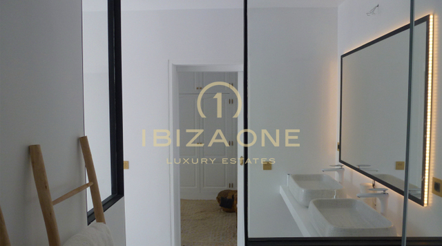 Villa de luxe à vendre et la maison de luxe est également à louer, Ibiza