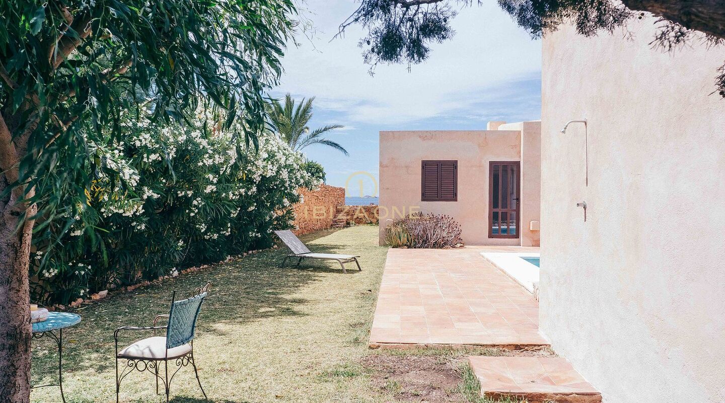 Propriété en première ligne de mer avec de superbes vues sur la mer à vendre, Ibiza