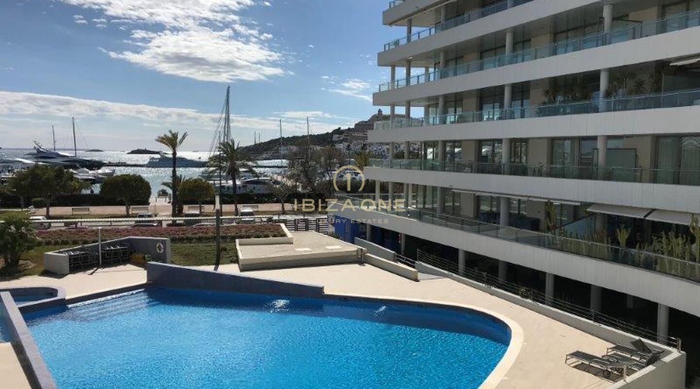 Modern luxe appartement op Paseo Maritimo met uitzicht op Dalt Vila en zee te koop, Ibiza