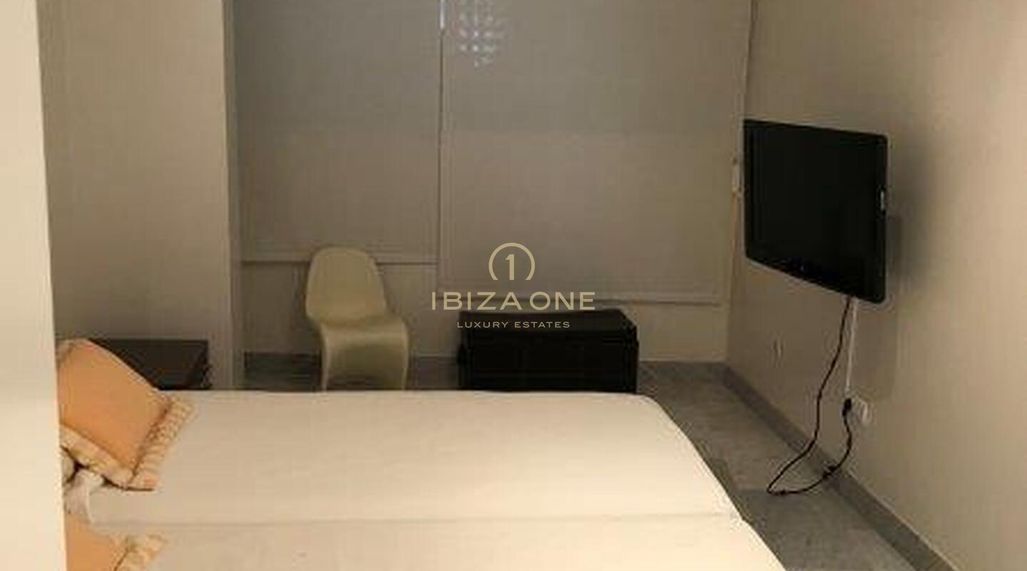 Modernes Luxusapartment am Paseo Maritimo mit Dalt Vila und Meerblick zu verkaufen, Ibiza