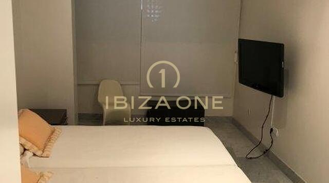 Moderno appartamento di lusso sul Paseo Maritimo con vista su Dalt Vila e sul mare in vendita, Ibiza