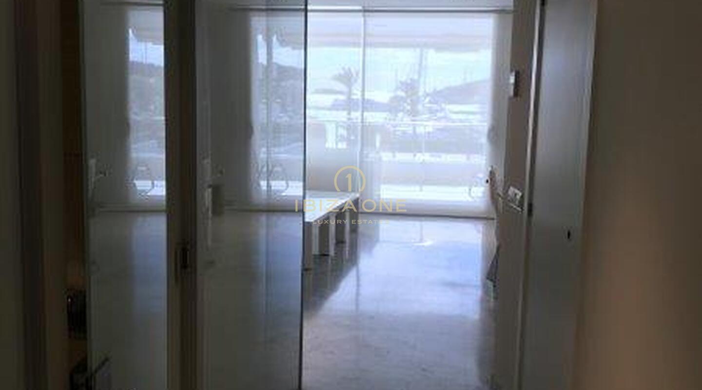 Modernes Luxusapartment am Paseo Maritimo mit Dalt Vila und Meerblick zu verkaufen, Ibiza