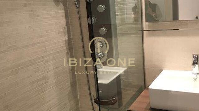Appartement de luxe moderne sur le Paseo Maritimo avec Dalt Vila et vue sur la mer à vendre, Ibiza