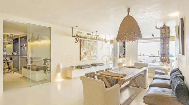 Tolles 3 Schlafzimmer Apartment mit Panoramablick auf Dalt Vila und das Meer zum Verkauf