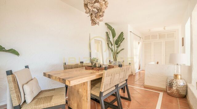 First sea line villa with sea access and great views for sale
