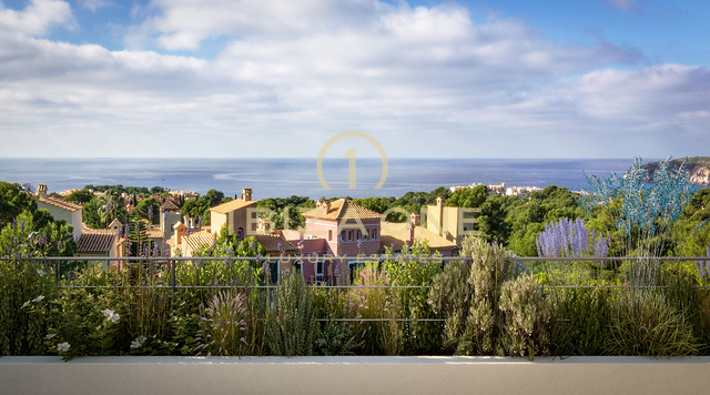 Nieuwbouw residentieel complex met luxe penthouse en uitzicht op zee in Mallorca te koop