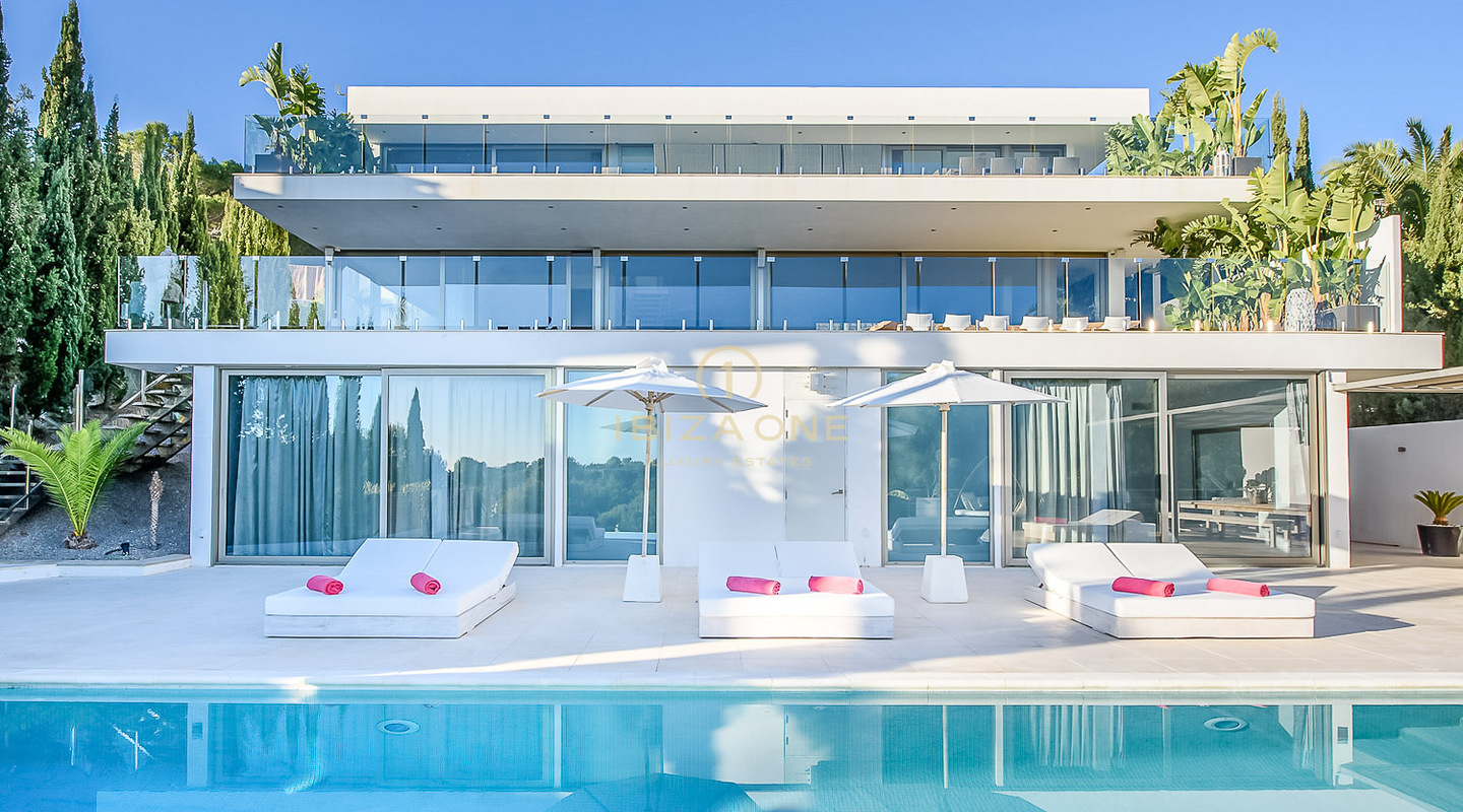 Villa de vacances de luxe moderne avec vue sur la mer et à proximité de la ville d'Ibiza et de Talamanca à louer, Ibiza