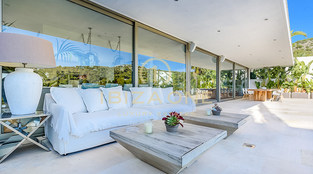 Villa de vacances de luxe moderne avec vue sur la mer et à proximité de la ville d'Ibiza et de Talamanca à louer, Ibiza