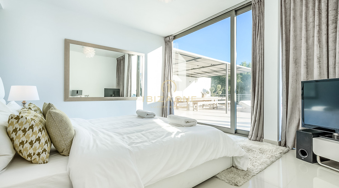 Moderne luxe vakantievilla met zeezicht en dichtbij Ibiza-stad en Talamanca te huur, Ibiza