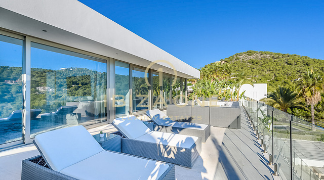 Villa de vacances de luxe moderne avec vue sur la mer et à proximité de la ville d'Ibiza et de Talamanca à louer, Ibiza
