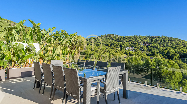 Villa de vacances de luxe moderne avec vue sur la mer et à proximité de la ville d'Ibiza et de Talamanca à louer, Ibiza