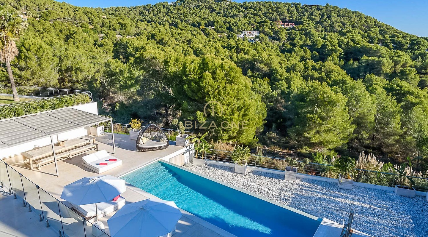 Villa de vacances de luxe moderne avec vue sur la mer et à proximité de la ville d'Ibiza et de Talamanca à louer, Ibiza