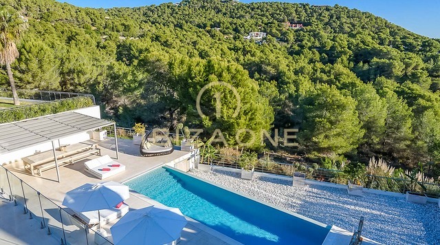Villa de vacances de luxe moderne avec vue sur la mer et à proximité de la ville d'Ibiza et de Talamanca à louer, Ibiza