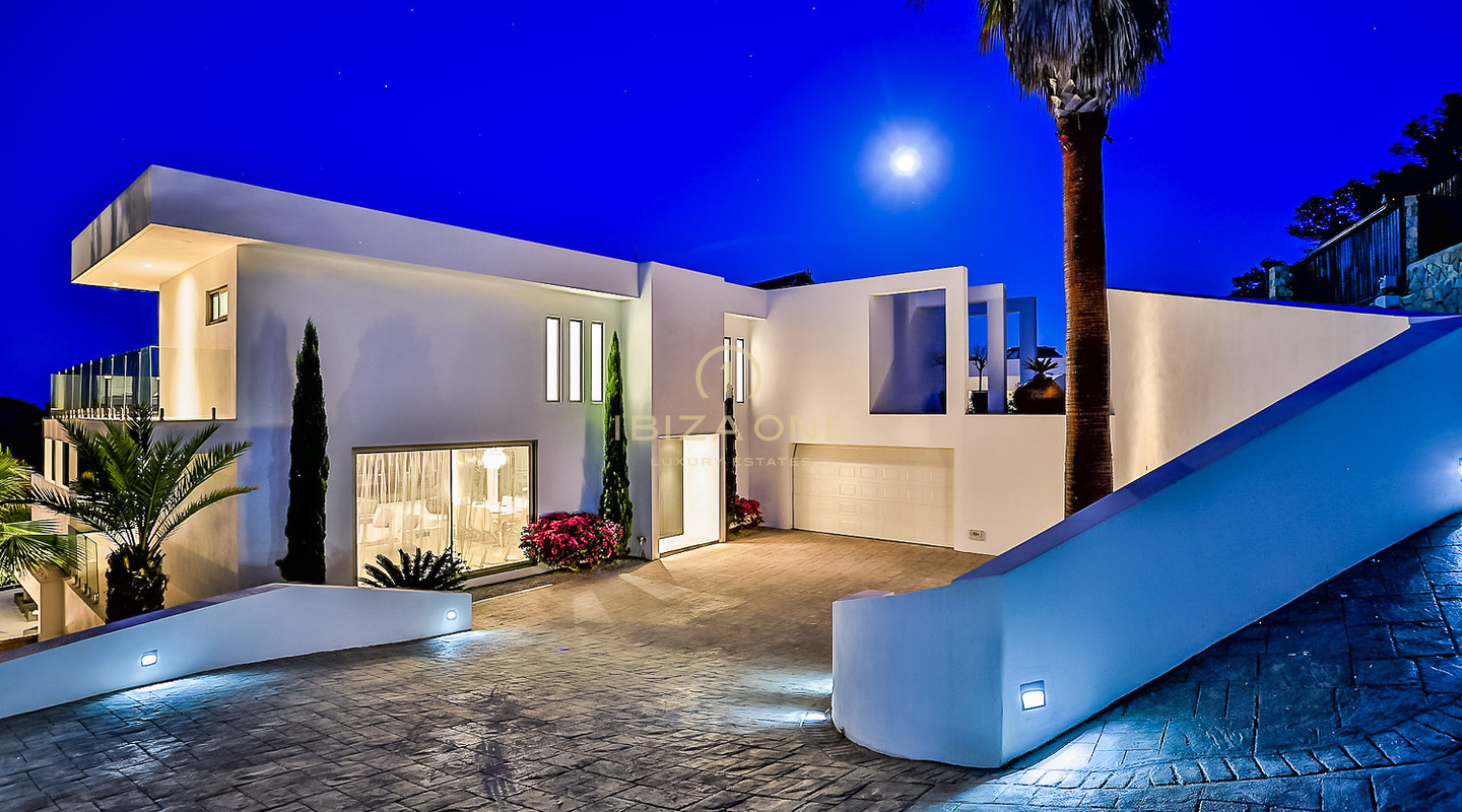 Moderne luxe vakantievilla met zeezicht en dichtbij Ibiza-stad en Talamanca te huur, Ibiza