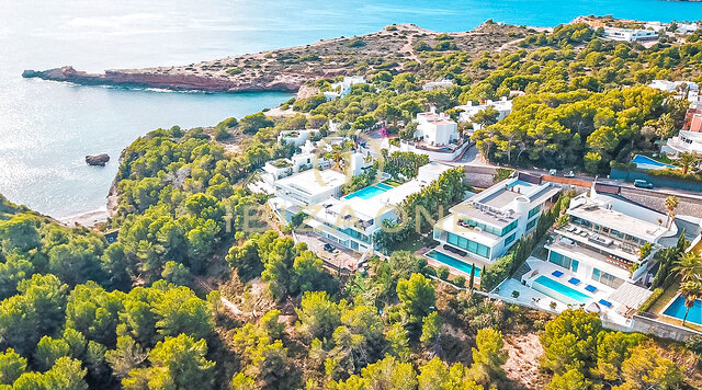 Moderna villa de lujo con vistas al mar y cerca de la ciudad de Ibiza y Talamanca en alquiler, Ibiza