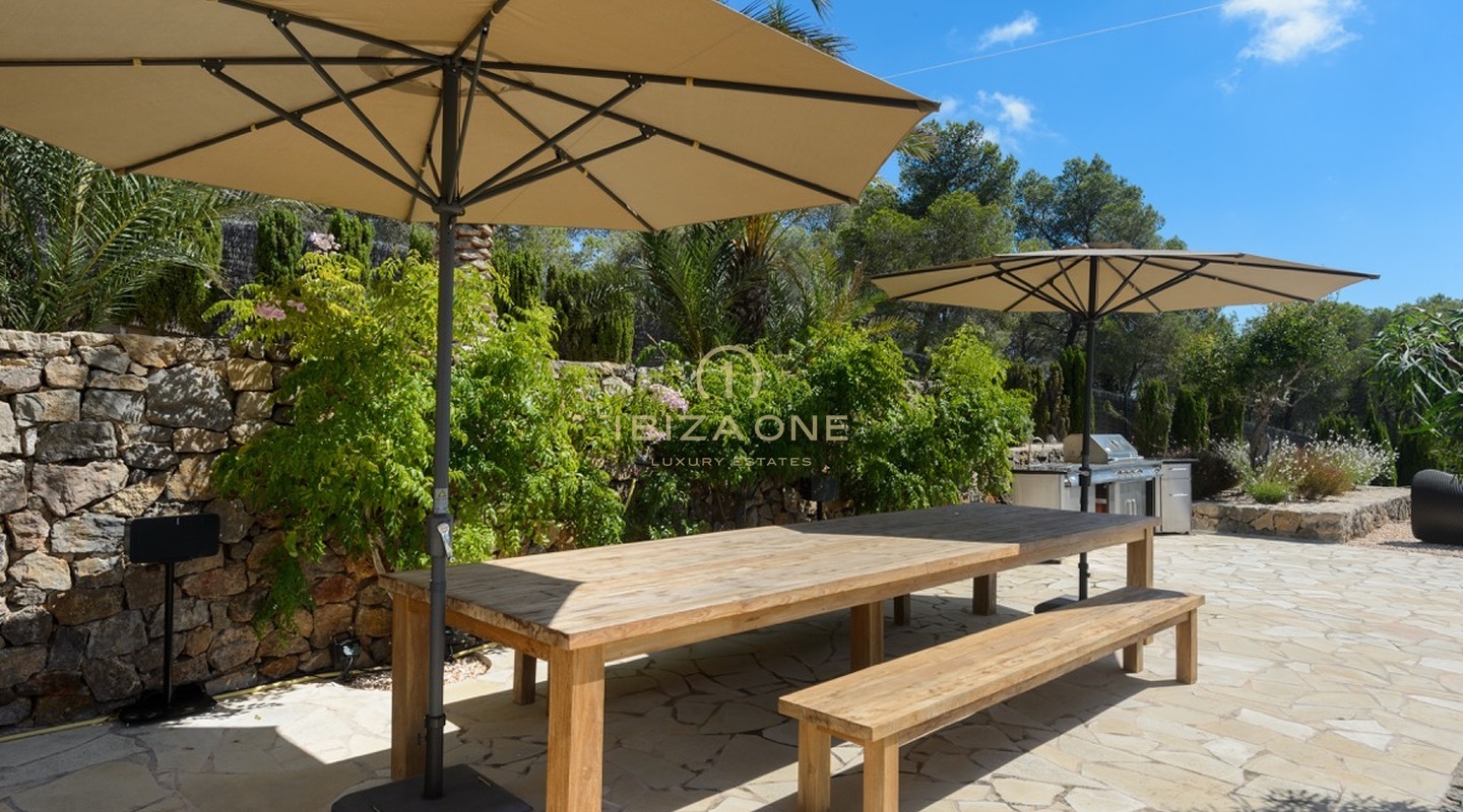 Bellissima villa con privacy e una fantastica vista in vendita e noleggio - licenza di noleggio
