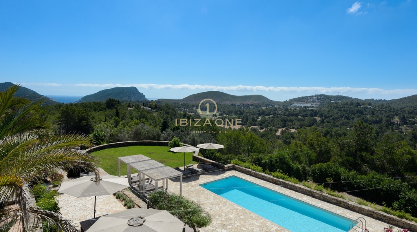 Wunderschöne Villa mit Privatsphäre und traumhaften Blick zum Verkauf und zur Vermietung - Vermietlizenz