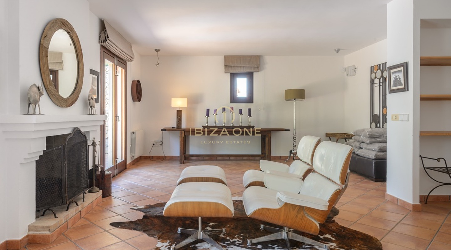 Wunderschöne Villa mit Privatsphäre und traumhaften Blick zum Verkauf und zur Vermietung - Vermietlizenz