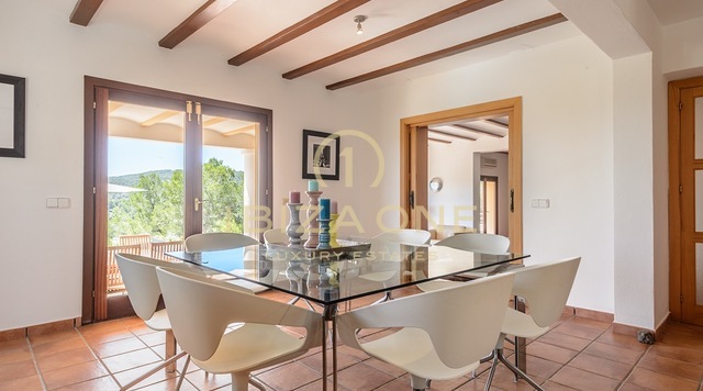 Bellissima villa con privacy e una fantastica vista in vendita e noleggio - licenza di noleggio