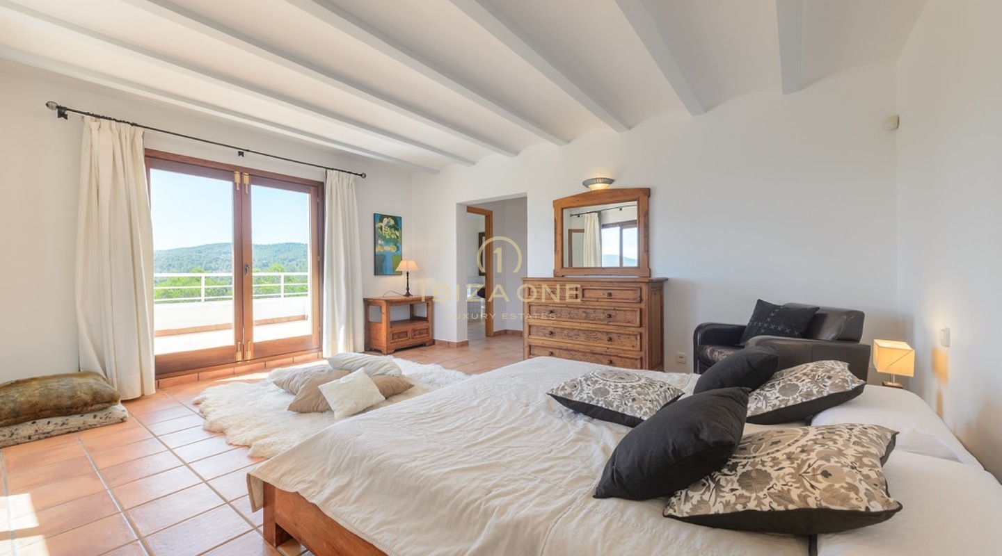 Beautiful villa with privacy and a fantastic view for sale and rental - rental license