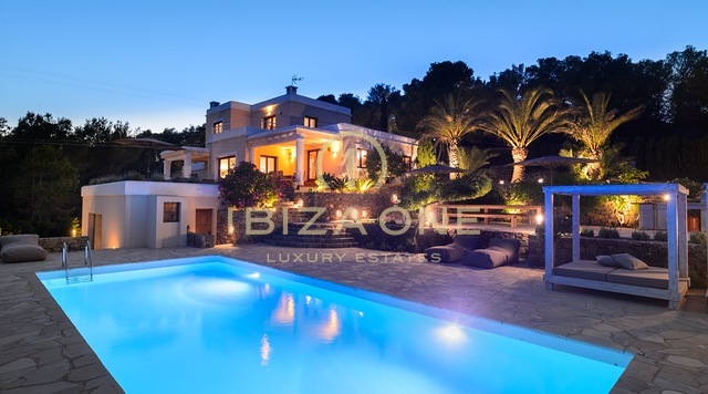 Beautiful villa with privacy and a fantastic view for sale and rental - rental license