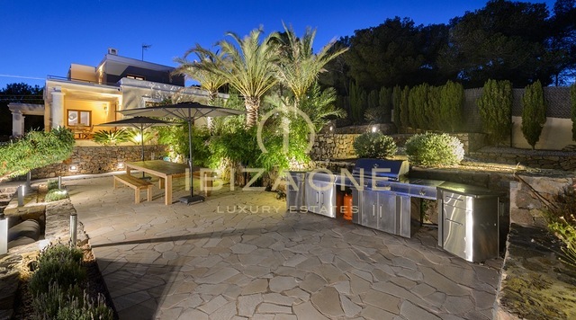 Bellissima villa con privacy e una fantastica vista in vendita e noleggio - licenza di noleggio