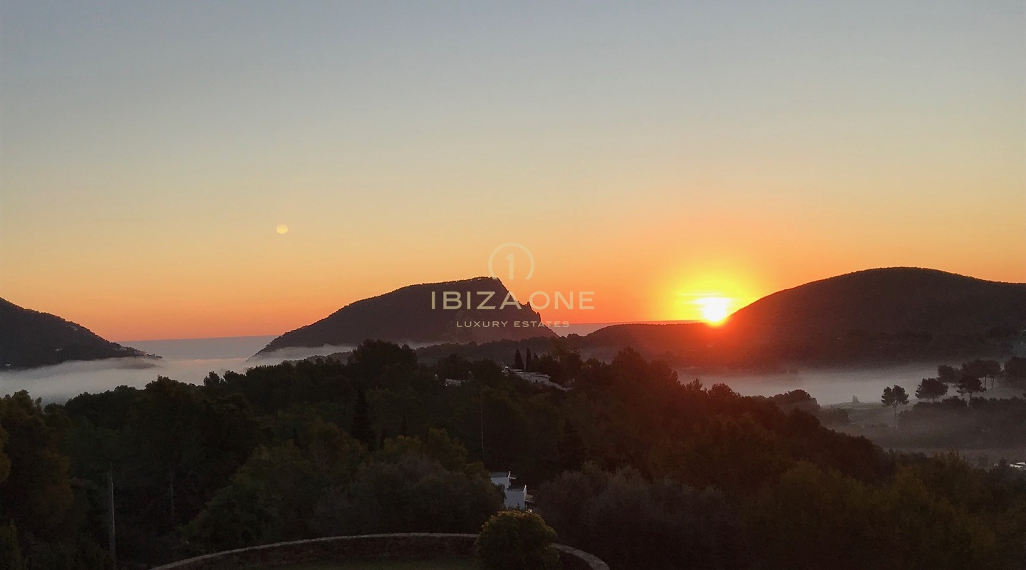 Bellissima villa con privacy e una fantastica vista in vendita e noleggio - licenza di noleggio