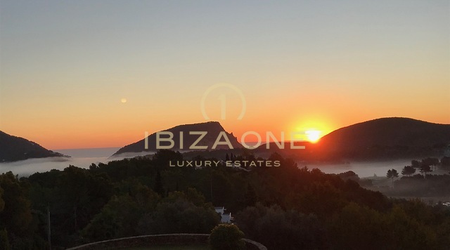 Bellissima villa con privacy e una fantastica vista in vendita e noleggio - licenza di noleggio