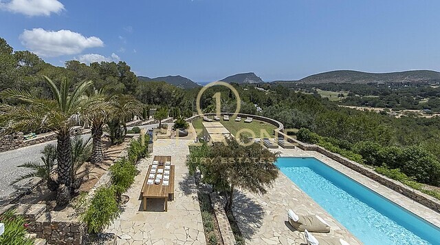 Bellissima villa con privacy e una fantastica vista in vendita e noleggio - licenza di noleggio
